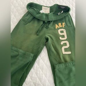 NWT Men’s Abercrombie & Fitch Classic Fit Sweatpants
